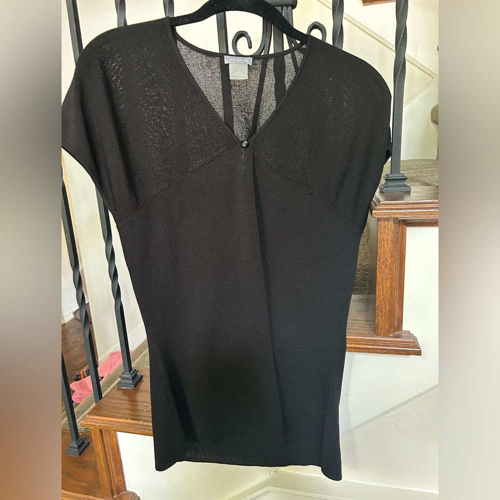 Beautiful lightweight knit classic Ann Taylor top